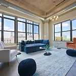 Mccormick Place Luxurious And Spacious 3Br In Downtown Chicago With Optional Parking Sleeps 10 Guests