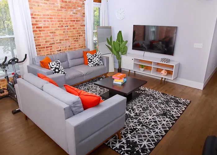 5Mins From Downtown 2Bd Fulton Market, Free Onsite Parking