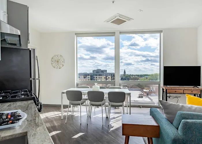 Brand New 2Br Chicago City Escape