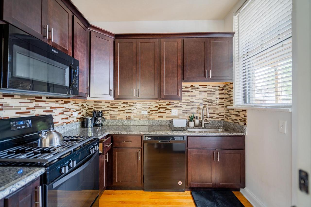 3-bedroom Gem With In-unit Laundry - Lawndale 1 & 2 Rep Chicago