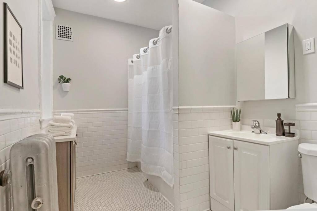 Apartment Cozy & Homey 2br Apt In Chicago's Superb Location - Sunnyside 2e *