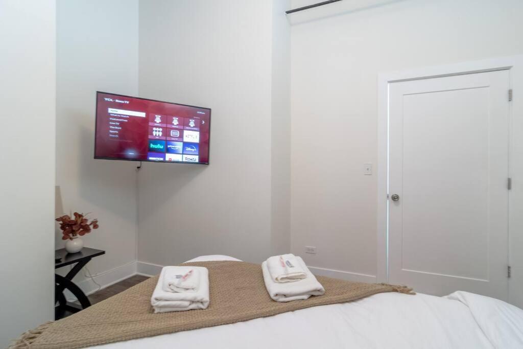 Apartment 2br Perfect For Convention And Business Trips Near Mccormick Place, Arena, Soldier Field And Grant Park