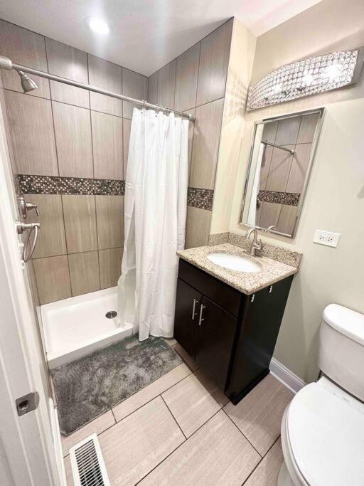 Holiday home Beautifully Renovated House 10 Mins From Downtown