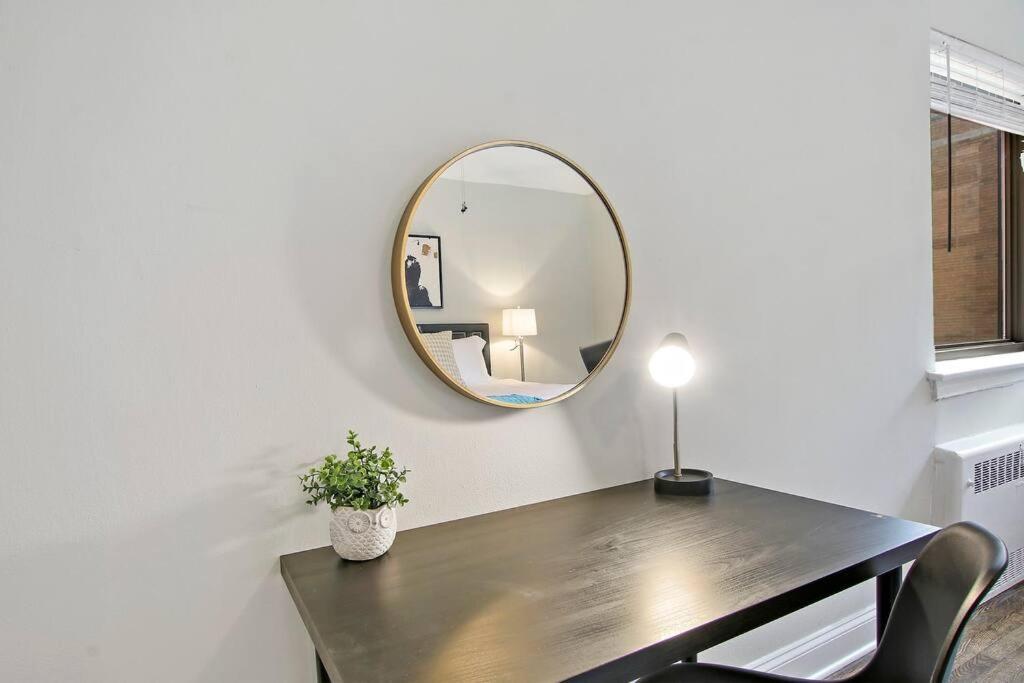 2br Roomy & Stylish In Rogers Park - Sheridan N2 Chicago