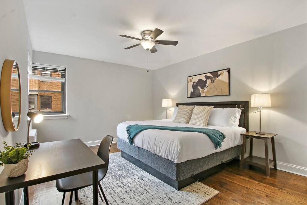 2br Roomy & Stylish In Rogers Park - Sheridan N2 Chicago