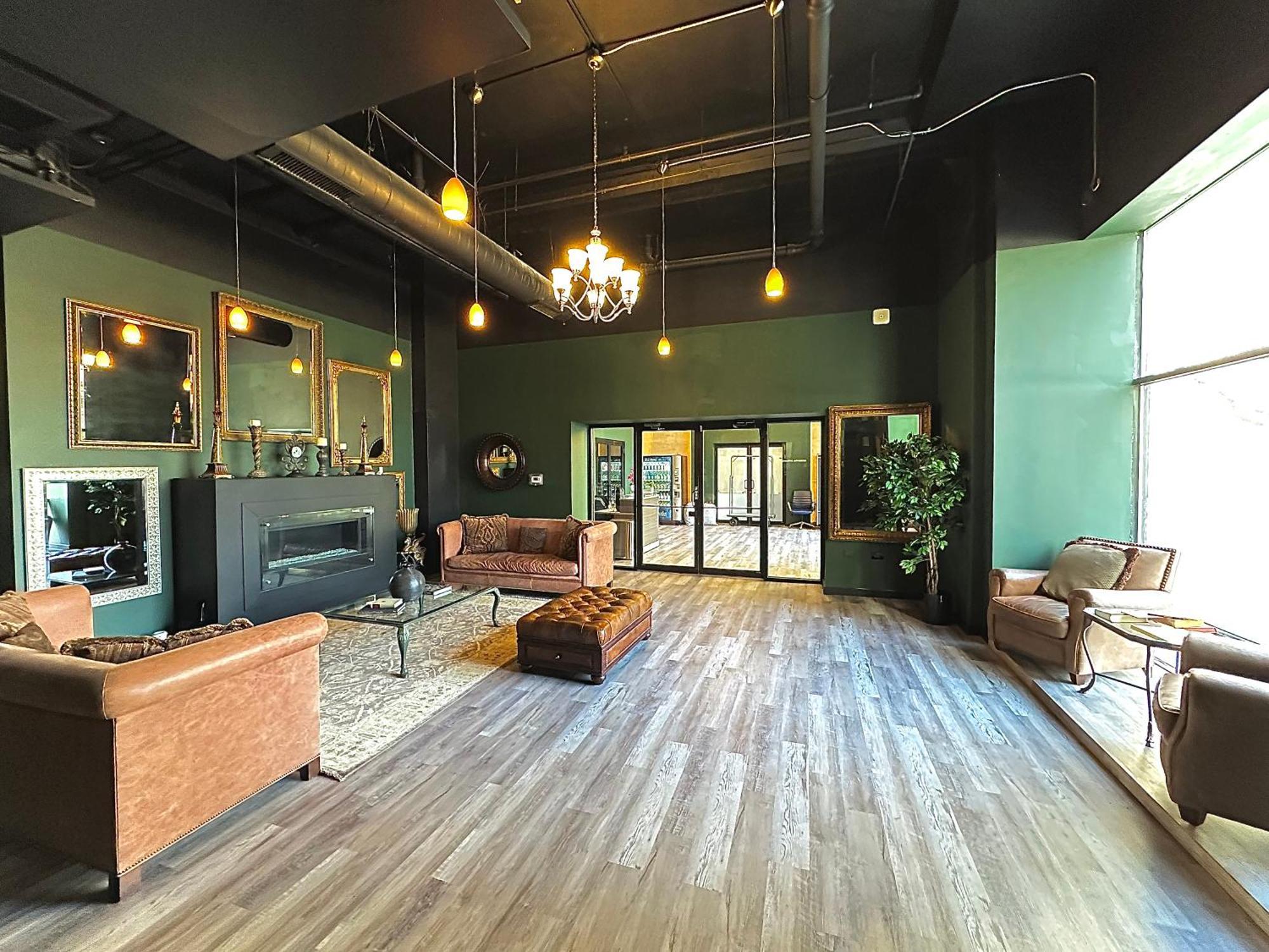 Apartment Mccormick 3br-2ba Family Unit For Up To 8 Guests With Optional Parking And Gym Access