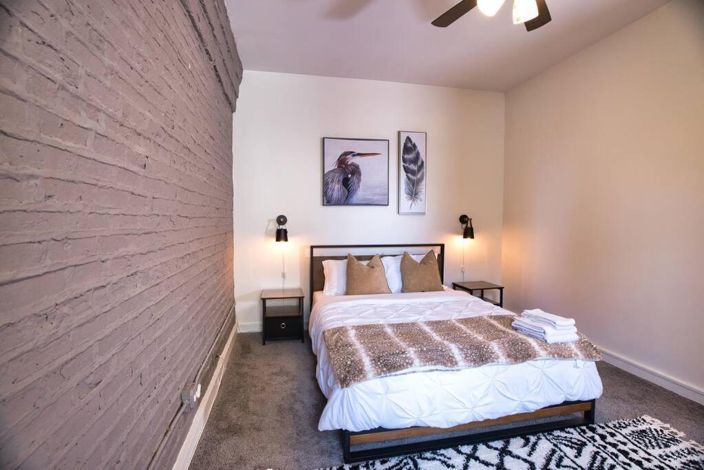 Apartment Huge 4br Downtown Retreat Good For Groups Sleeps 10 Near Mccormick Place And Field Museum