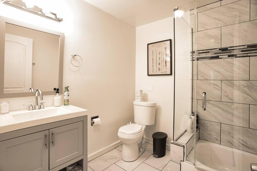 Apartment Huge 4br Downtown Retreat Good For Groups Sleeps 10 Near Mccormick Place And Field Museum *