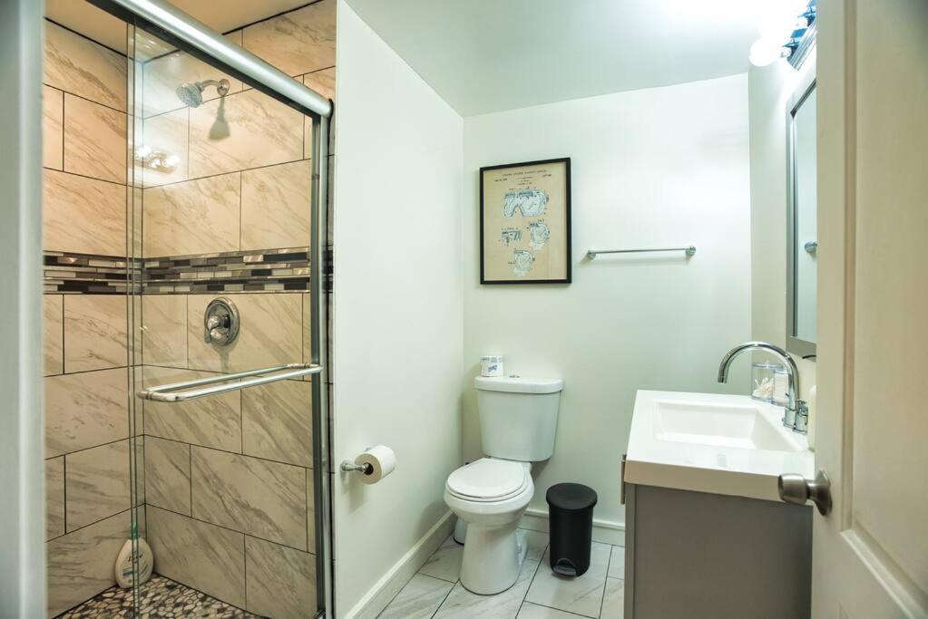 Apartment Huge 4br Downtown Retreat Good For Groups Sleeps 10 Near Mccormick Place And Field Museum *