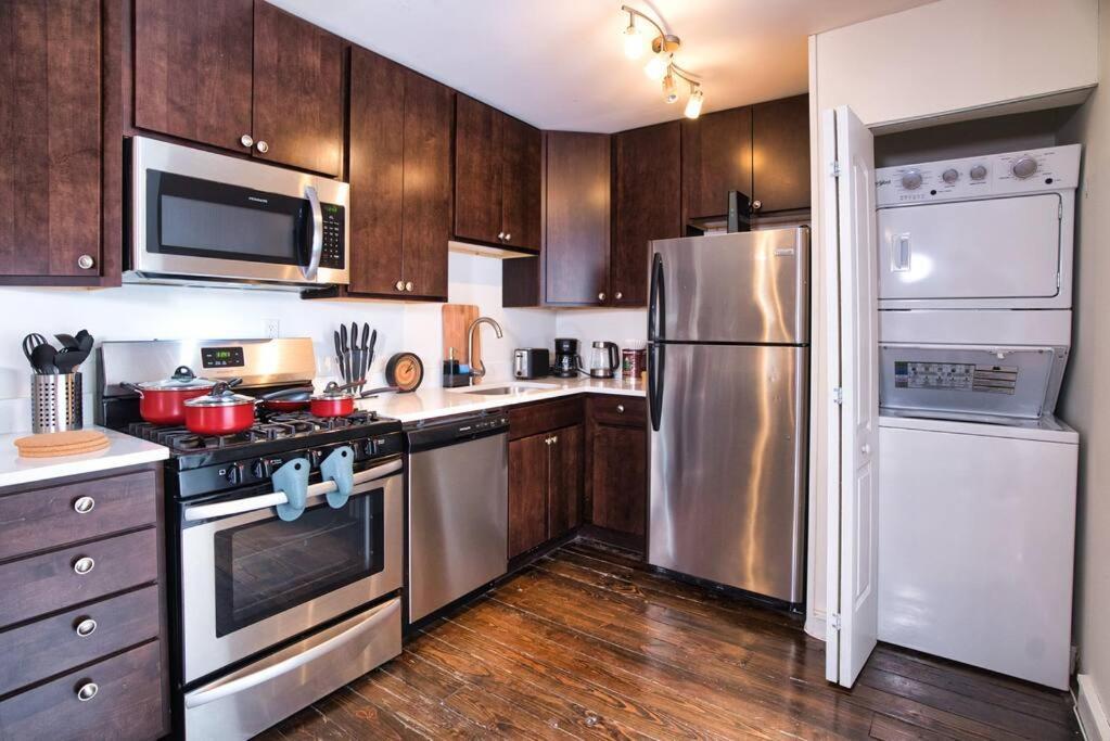 Huge 4br Downtown Retreat Good For Groups Sleeps 10 Near Mccormick Place And Field Museum * Chicago