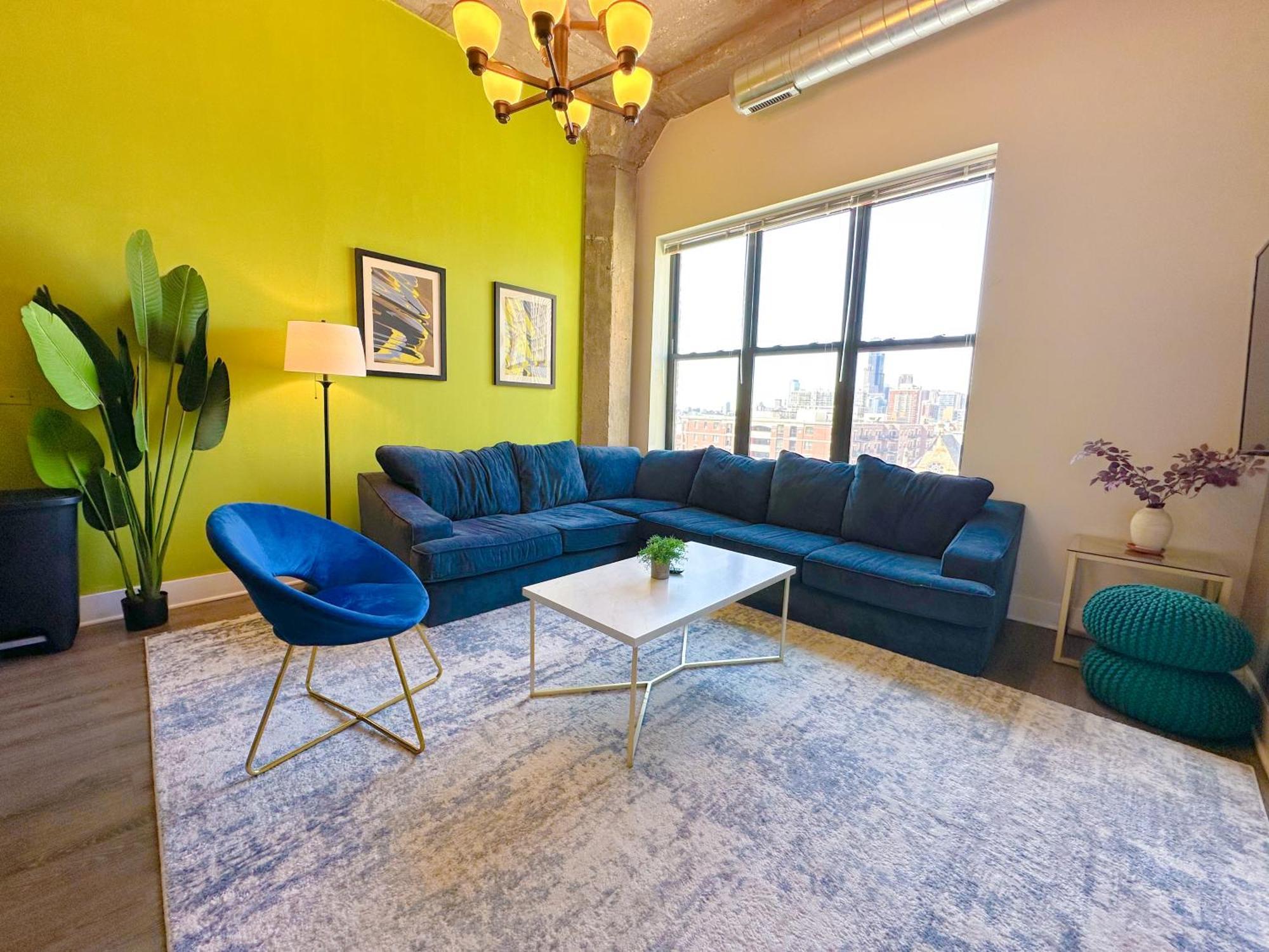 Apartment Mccormick 3br-2ba Family Unit For Up To 8 Guests With Optional Parking And Gym Access
