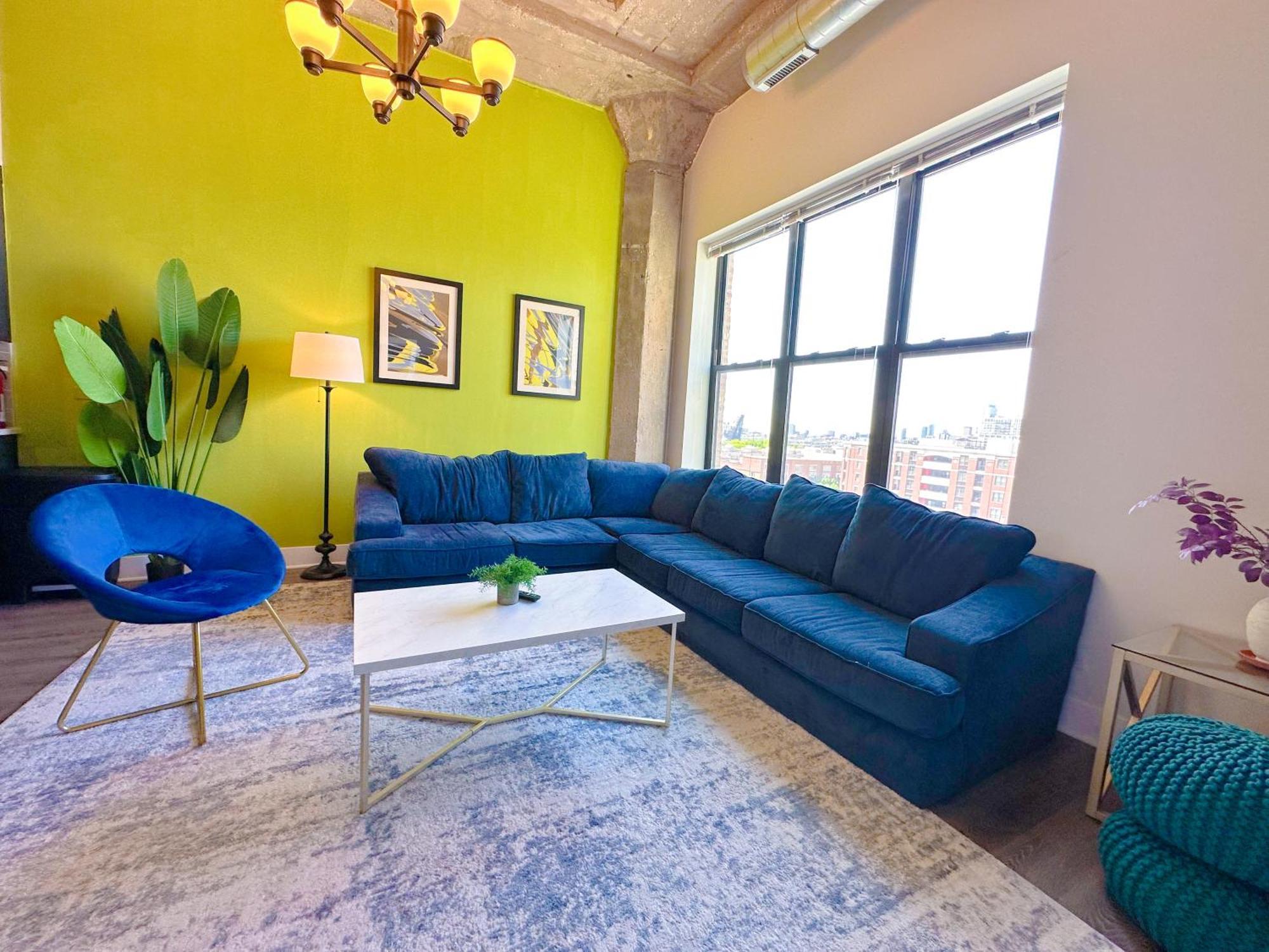 Mccormick 3br-2ba Family Unit For Up To 8 Guests With Optional Parking And Gym Access Apartment Chicago