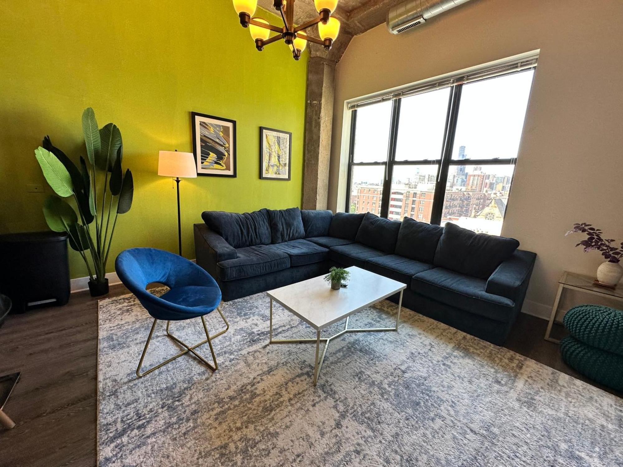 Mccormick 3br-2ba Family Unit For Up To 8 Guests With Optional Parking And Gym Access * Chicago