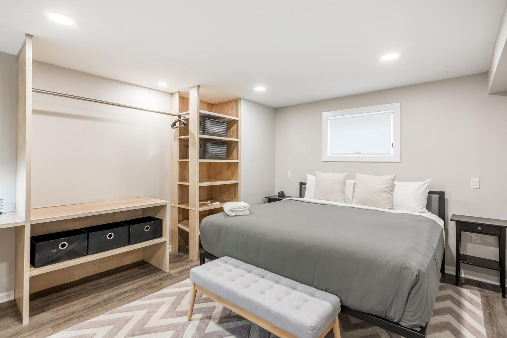 Apartment Adults Only - Walk To The United Center! Modern Touches Surround - Check Out The Open Staircase! Apts