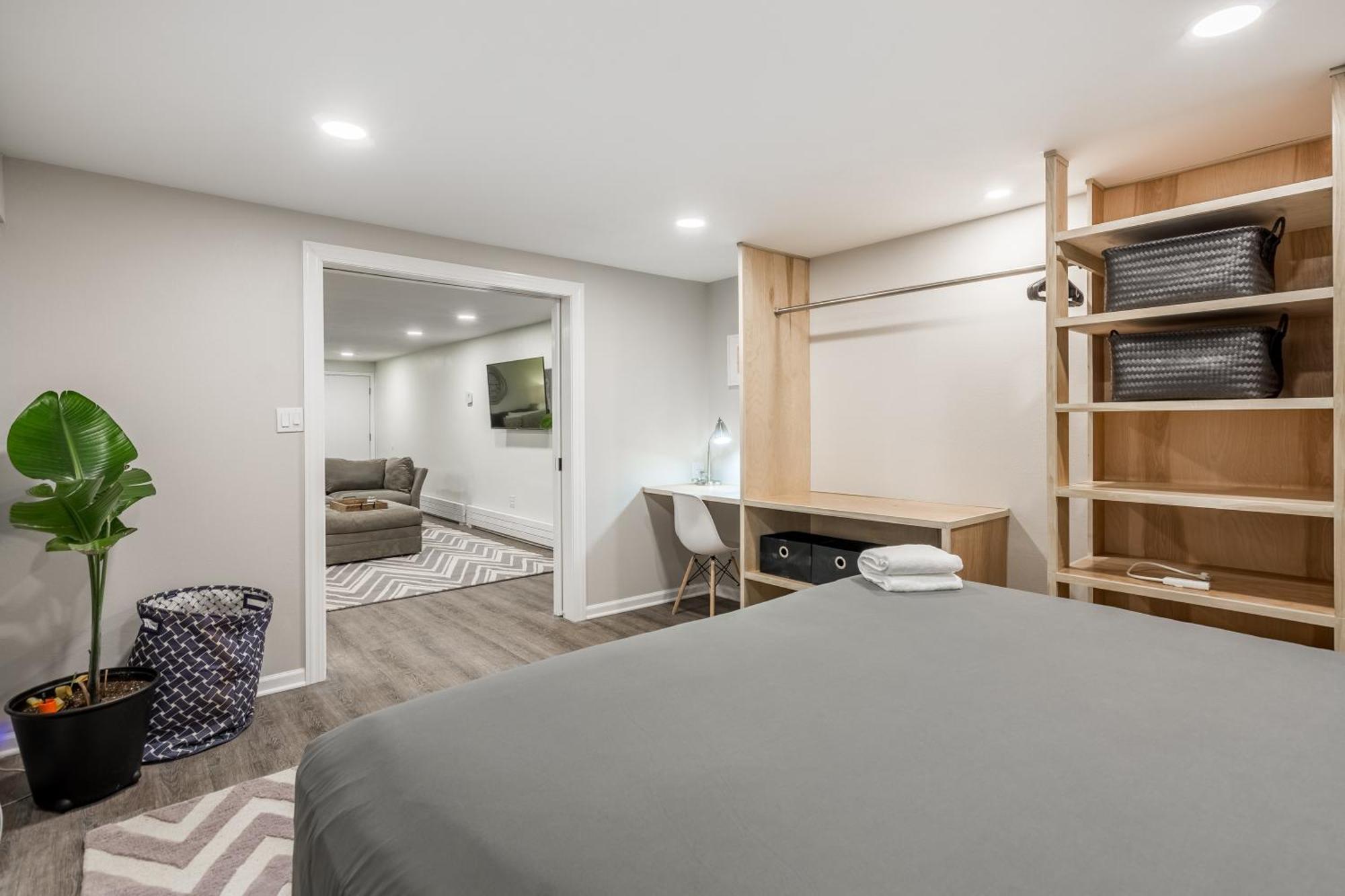 Apartment Adults Only - Walk To The United Center! Modern Touches Surround - Check Out The Open Staircase! Apts *