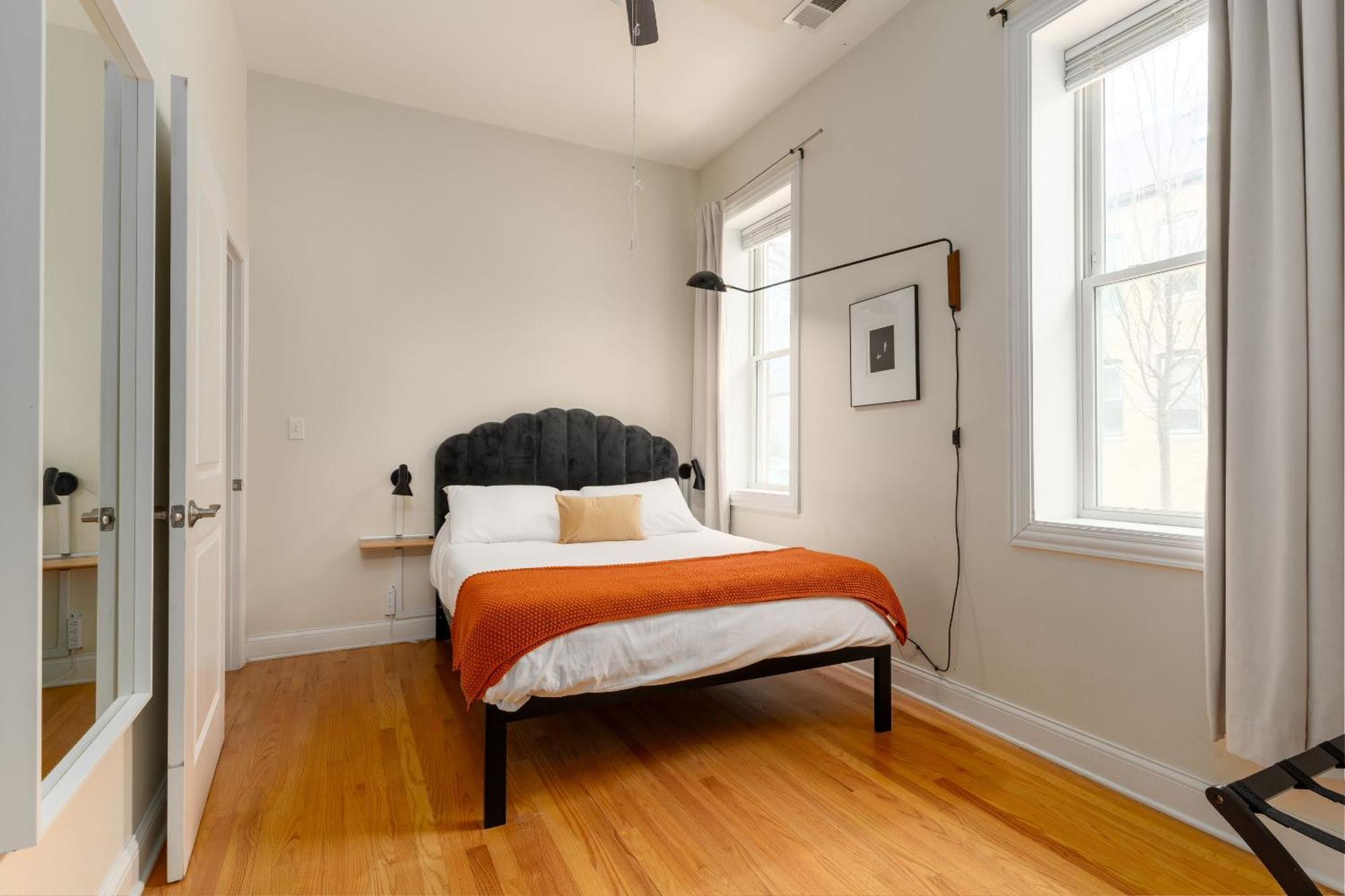 Apartment East Village 2br Modern H1 Chicago