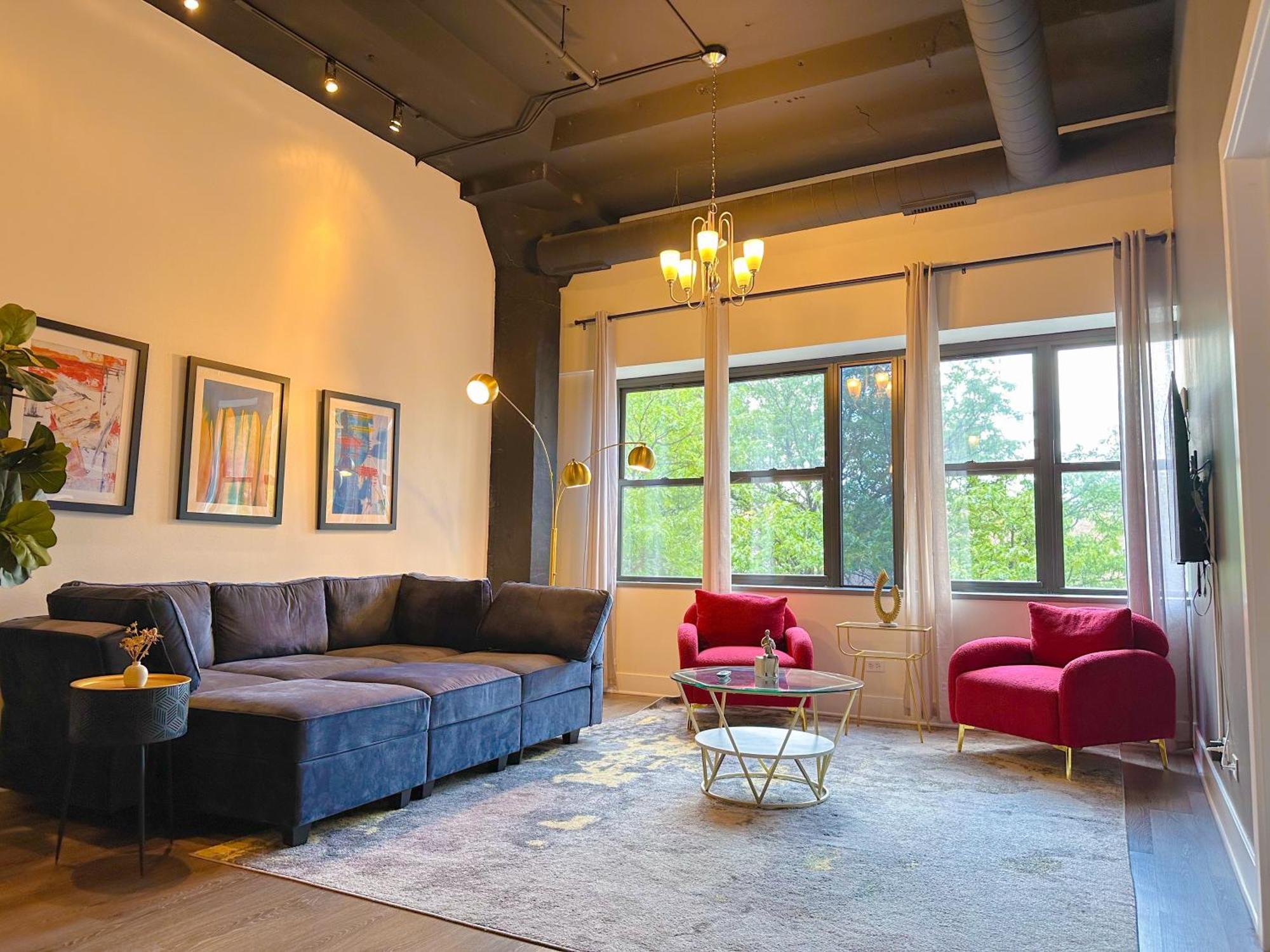 Chic Spacious 3br South Loop Near Mccormick Place, Roosevelt Cta & Shopping Area In