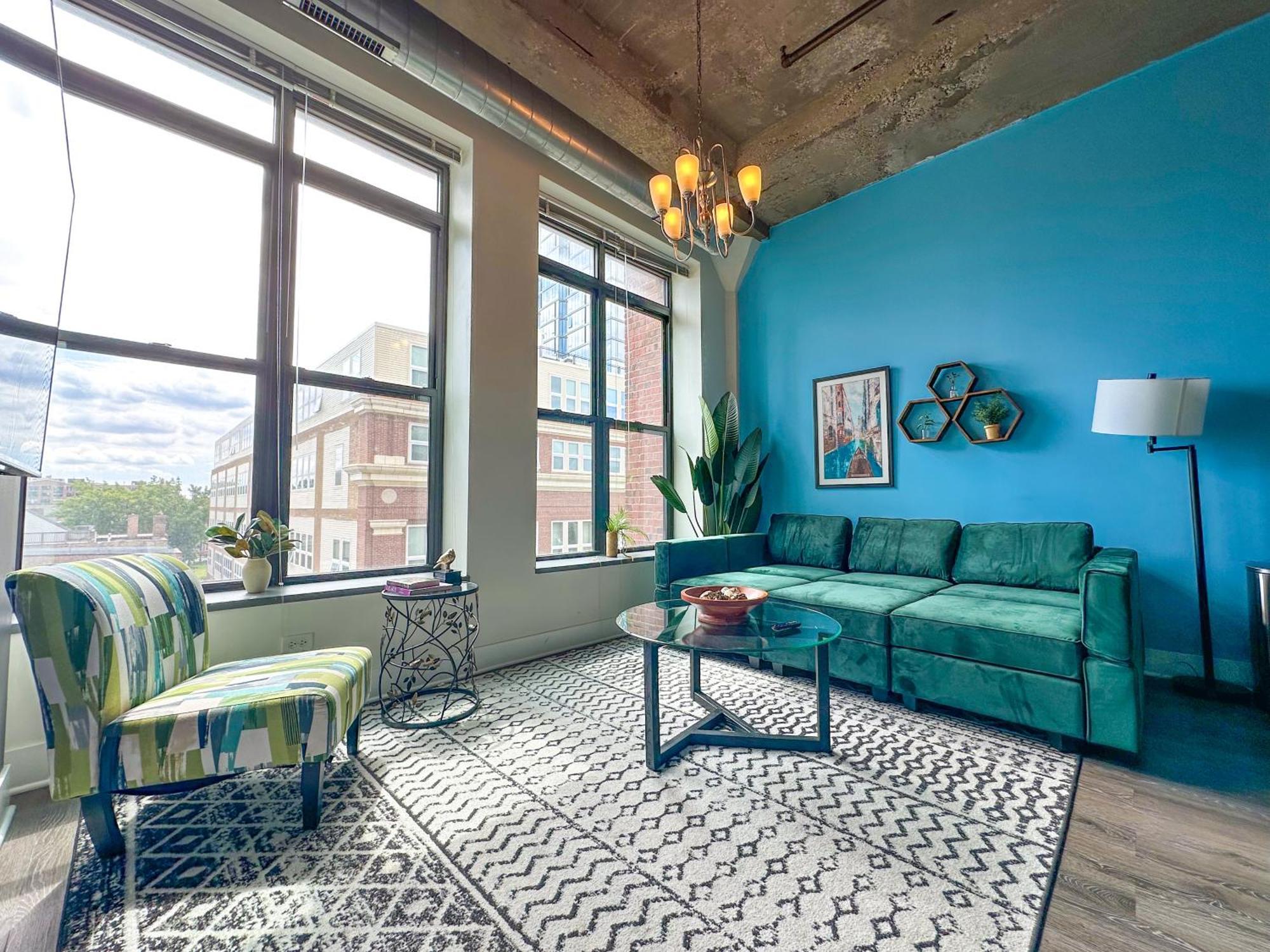 Apartment 2br Perfect For Convention And Business Trips Near Mccormick Place, Arena, Soldier Field And Grant Park *