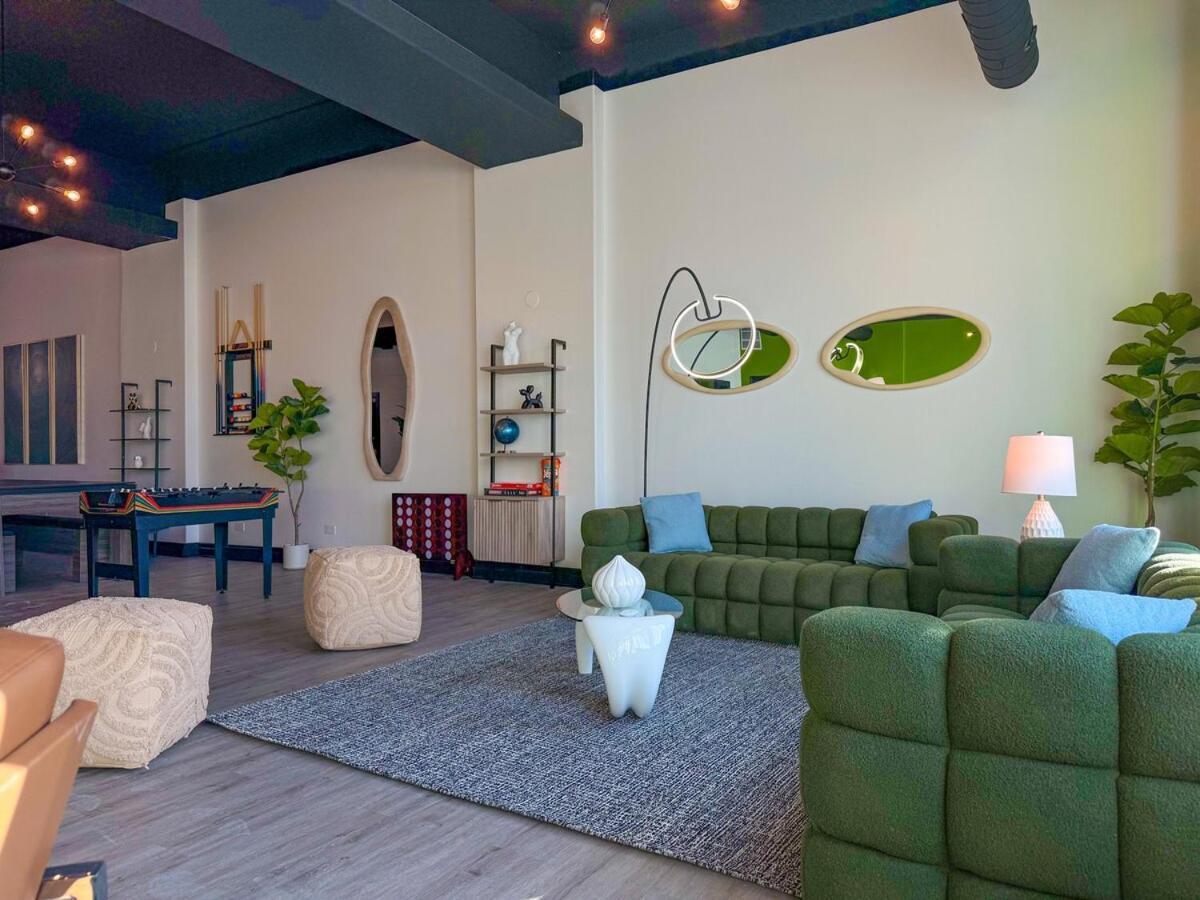 Apartment Spacious 6br Good For Groups And Sleeps 12 Near Chinatown, Mccormick & Lakefront Chicago