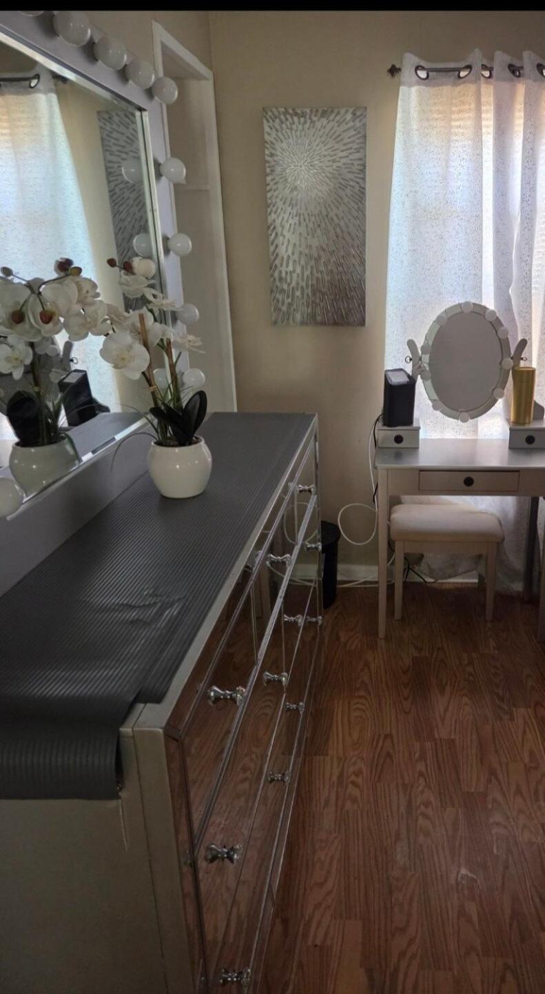 A Cozy Escape Spacious 3-bedroom With Bonus Area * Chicago