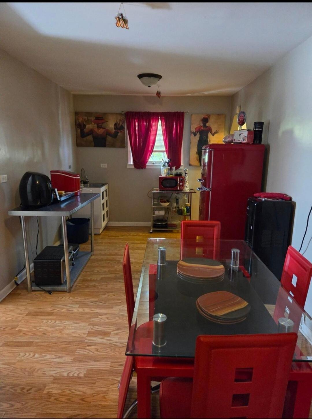 Apartment A Cozy Escape Spacious 3-bedroom With Bonus Area *