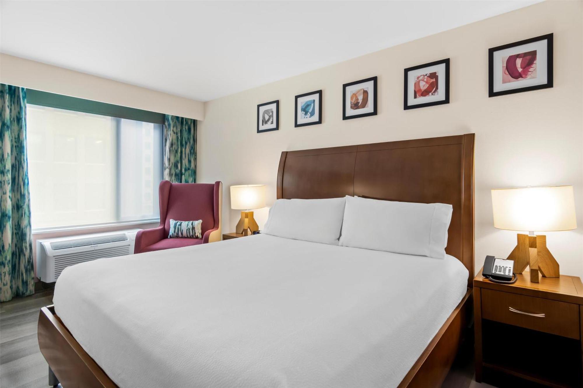 Hilton Garden Downtown Riverwalk Chicago