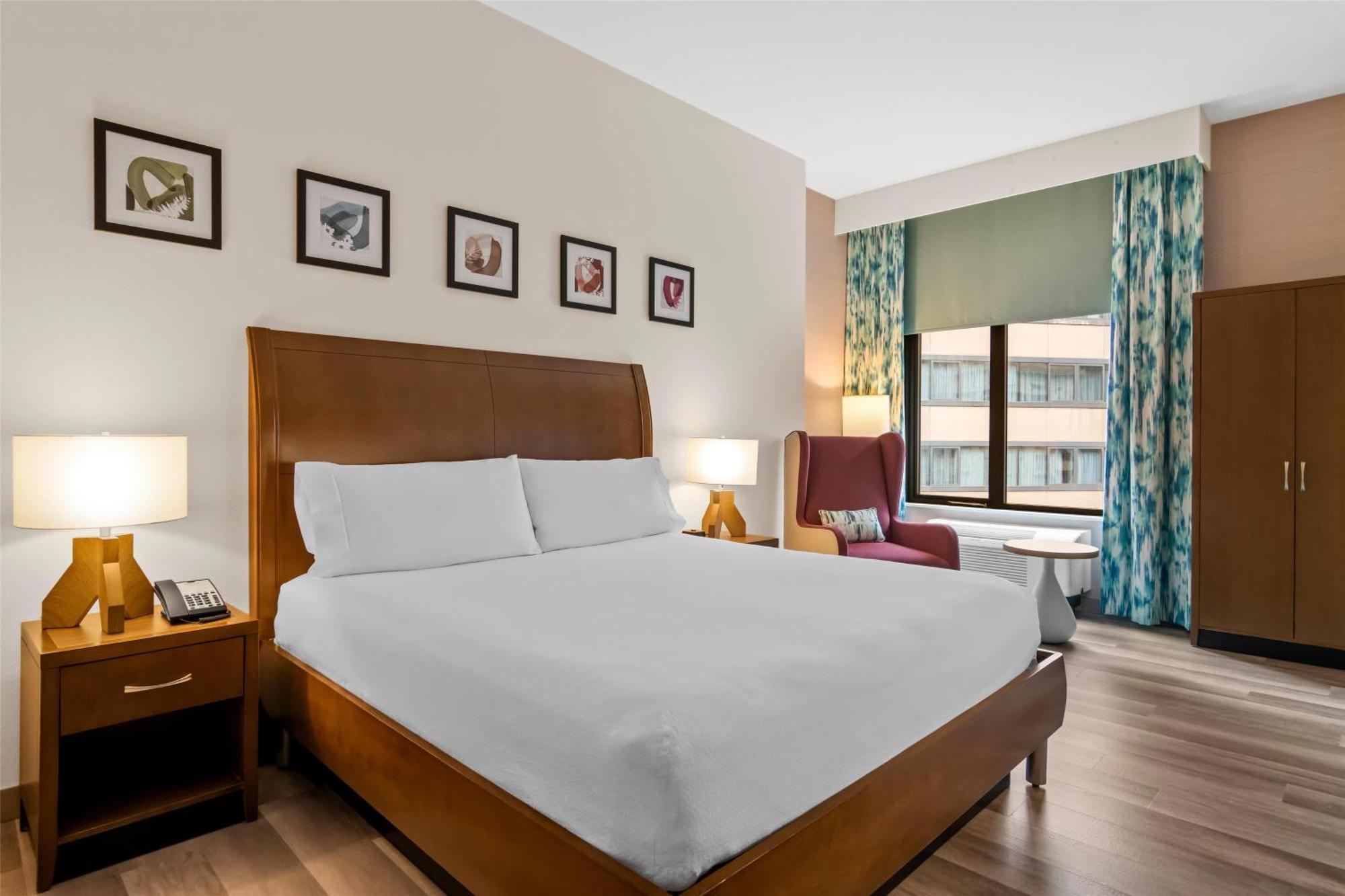Hilton Garden Downtown Riverwalk Hotel 3*